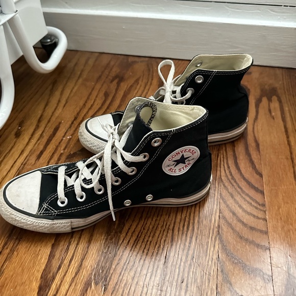 Black Converse - Picture 1 of 4